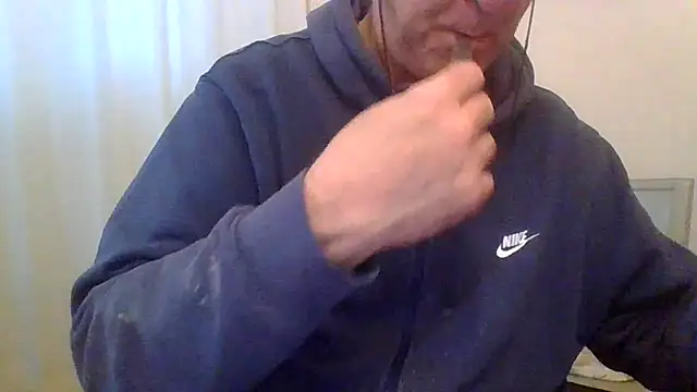 ANONIMO7735 online show from December 16, 6:40 am