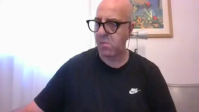 Snapshot of ANONIMO7735 chatting on June 19, 4:39 am ANONIMO7735 online show from June 19, 4:39 am
