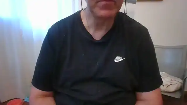 Snapshot of ANONIMO7735 chatting on June 25, 4:45 am ANONIMO7735 online show from June 25, 4:45 am
