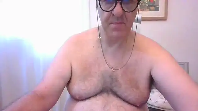 Snapshot of ANONIMO7735 chatting on July 2, 4:40 am ANONIMO7735 online show from July 2, 4:40 am