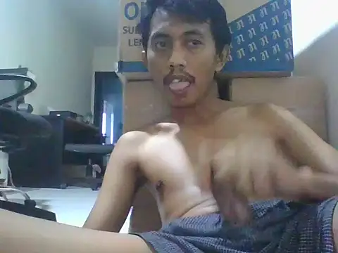 Snapshot of ditiya18 chatting on January 19, 4:01 am ditiya18 online show from January 19, 4:01 am