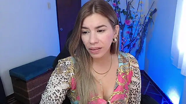 Snapshot of ms_sofia_x chatting on February 11, 2:55 pm ms sofia x online show from February 11, 2:55 pm