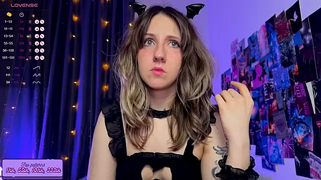 Snapshot of HotaruTomo chatting on October 13, 5:18 am HotaruTomo online show from October 13, 5:18 am