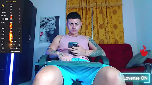 Snapshot of Lobito_xxxl chatting on October 7, 9:34 pm Lobito xxxl online show from October 7, 9:34 pm