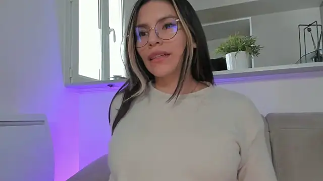 Snapshot of LalieFR chatting on January 19, 10:50 am LalieFR online show from January 19, 10:50 am