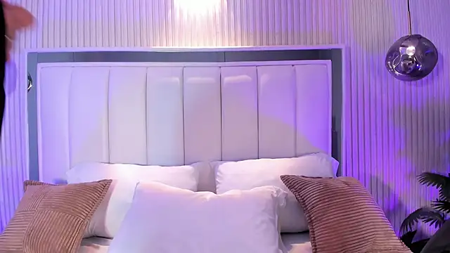 naughty flower18 online show from February 3, 11:21 pm