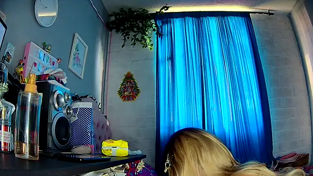 Snapshot of Taylor_Cum_Hot chatting on January 14, 12:45 pm Taylor Cum Hot online show from January 14, 12:45 pm