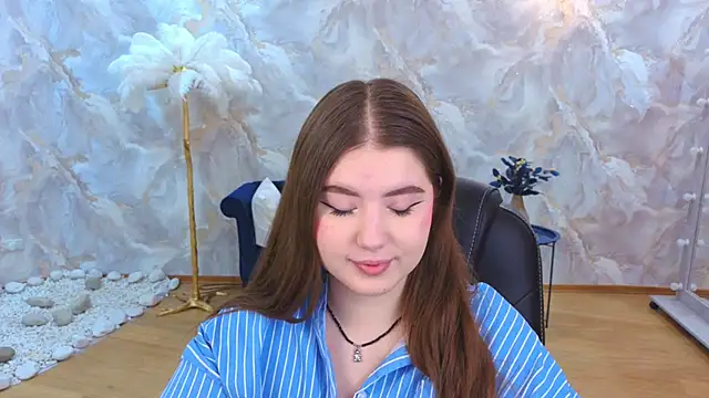 Snapshot of NicoleFoxery chatting on December 5, 6:26 pm NicoleFoxery online show from December 5, 6:26 pm