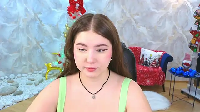 Snapshot of NicoleFoxery chatting on December 19, 6:15 pm NicoleFoxery online show from December 19, 6:15 pm