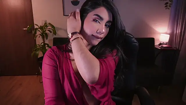 Isabella dior online show from April 3, 7:45 pm