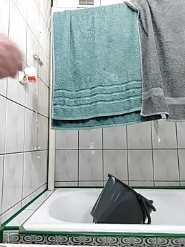 MlodyDres online show from October 7, 6:43 am