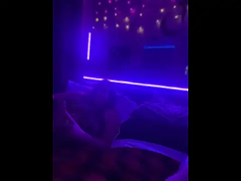 mirandamark2020 online show from April 18, 7:01 am