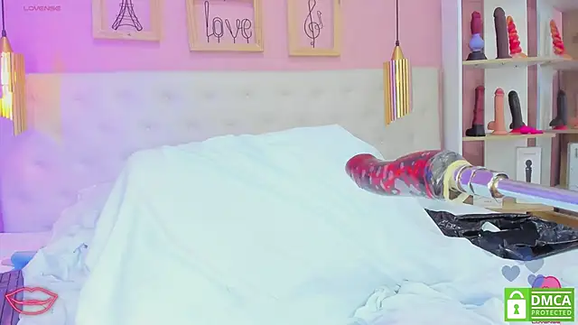 leylla  online show from March 22, 12:30 pm