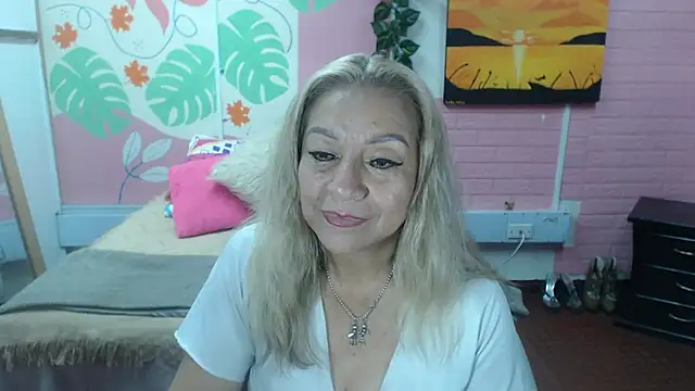 Snapshot of ZAMANTHA chatting on April 23, 2:52 pm ZAMANTHA online show from April 23, 2:52 pm