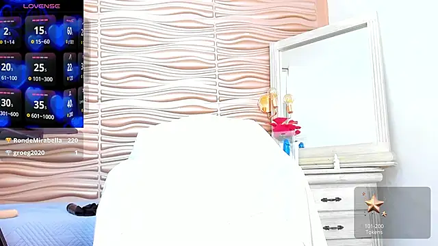 mia pineda online show from February 17, 11:20 pm