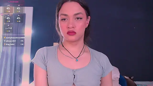 Snapshot of valen_thompson chatting on December 15, 10:04 pm valen thompson online show from December 15, 10:04 pm