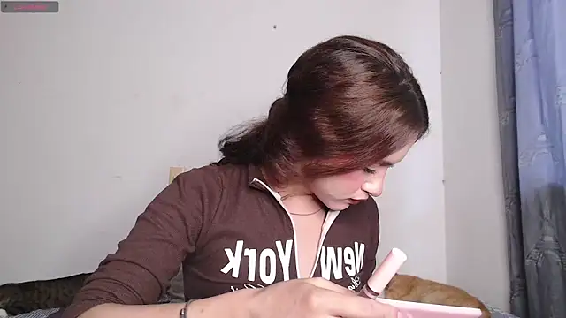 Snapshot of valen_thompson chatting on February 7, 9:51 pm valen thompson online show from February 7, 9:51 pm