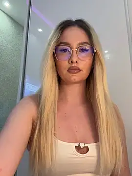 mollyxxx online show from June 2, 2:13 am
