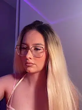 mollyxxx online show from June 7, 3:21 am