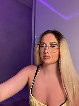 mollyxxx online show from August 2, 1:48 am