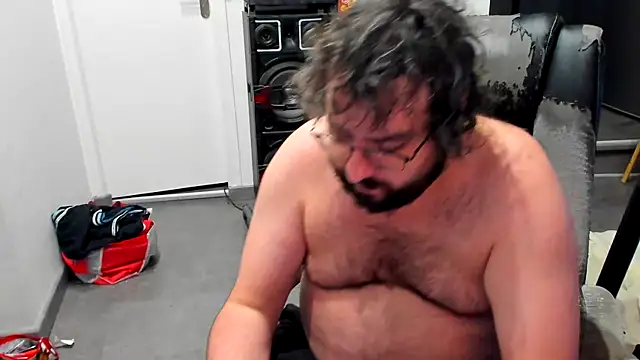 Snapshot of bears549a chatting on December 20, 9:06 pm bears549a online show from December 20, 9:06 pm