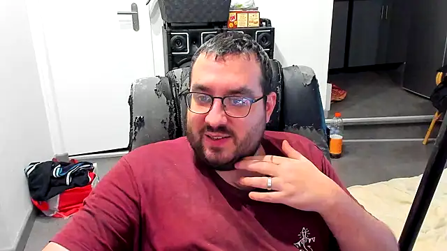 Snapshot of bears549a chatting on December 30, 12:22 am bears549a online show from December 30, 12:22 am