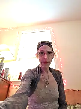 Snapshot of AngelMagick chatting on January 18, 2:43 pm AngelMagick online show from January 18, 2:43 pm