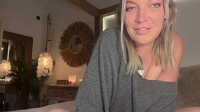 cyberchickie maria online show from January 5, 9:36 pm