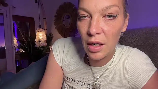 cyberchickie maria online show from February 28, 9:33 pm