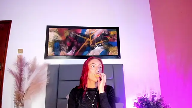 Snapshot of JupiteFox chatting on October 25, 1:02 am JupiteFox online show from October 25, 1:02 am