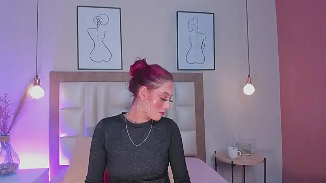 Snapshot of JupiteFox chatting on November 11, 12:43 am JupiteFox online show from November 11, 12:43 am