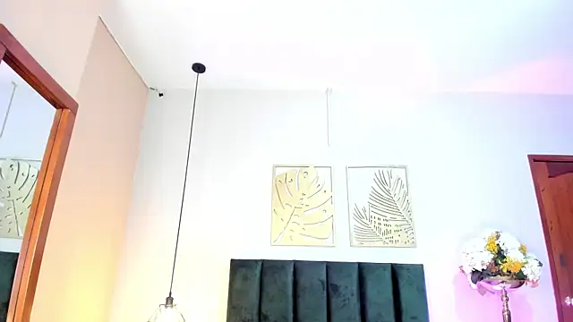 JupiteFox online show from April 9, 6:19 am