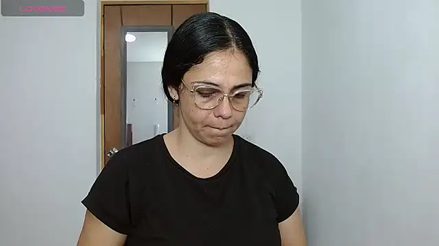 selena ferri online show from April 10, 1:00 am