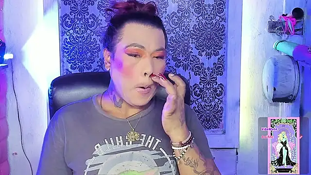 tsviolett online show from October 17, 6:32 pm