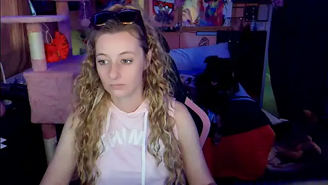 AsiaGoesPro online show from April 17, 1:36 pm