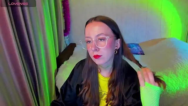 CurlySteph online show from December 14, 5:29 pm