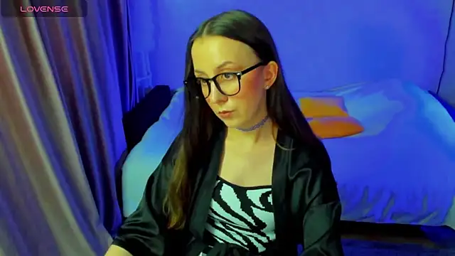 CurlySteph online show from June 4, 6:58 pm