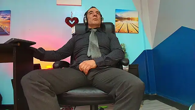 Snapshot of juanses_n_toro chatting on October 17, 1:25 pm juanses n toro online show from October 17, 1:25 pm