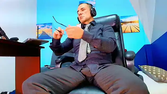 juanses n toro online show from December 22, 1:08 pm