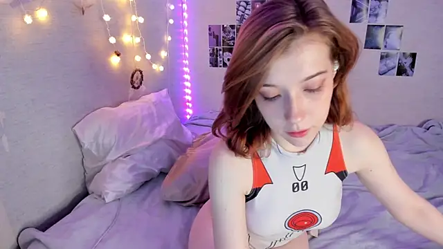 YunaPeace online show from October 24, 10:55 am