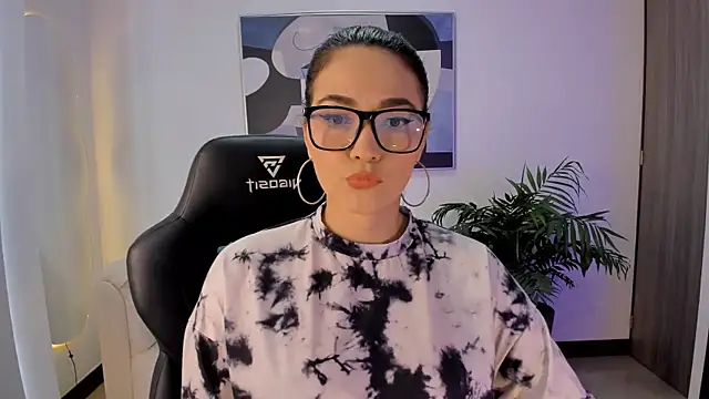 SaraParker  online show from March 6, 3:56 pm