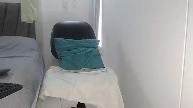 Snapshot of fisting_room chatting on November 8, 9:46 pm fisting room online show from November 8, 9:46 pm