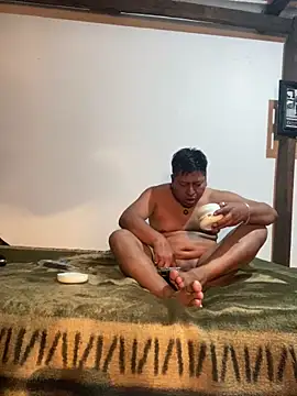 Snapshot of eamisay chatting on April 6, 4:57 am eamisay online show from April 6, 4:57 am