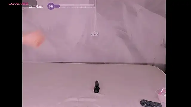 Snapshot of redheadpussy1 chatting on January 24, 8:13 am redheadpussy1 online show from January 24, 8:13 am