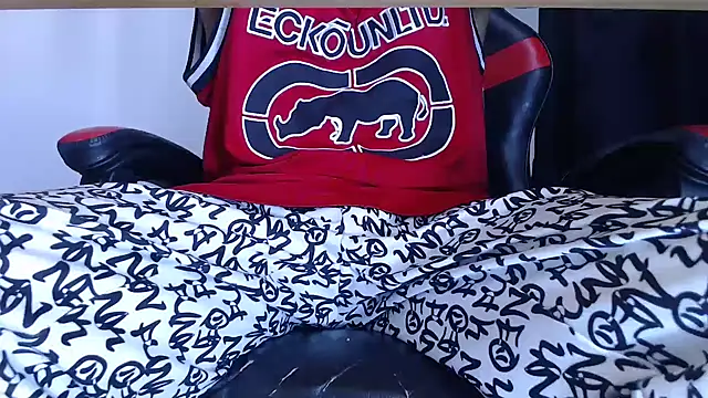 Snapshot of ErosFindomKing chatting on November 9, 8:29 pm ErosFindomKing online show from November 9, 8:29 pm