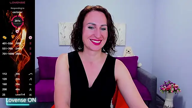 Nia Smithh online show from October 14, 12:50 pm