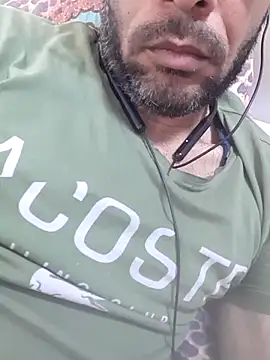 Snapshot of akramali40yo chatting on December 2, 10:38 pm akramali40yo online show from December 2, 10:38 pm