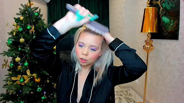 Snapshot of EnergyBunny_1 chatting on December 27, 8:18 pm EnergyBunny 1 online show from December 27, 8:18 pm