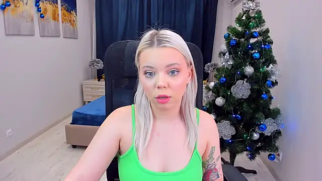 Snapshot of EnergyBunny_1 chatting on December 28, 10:34 pm EnergyBunny 1 online show from December 28, 10:34 pm