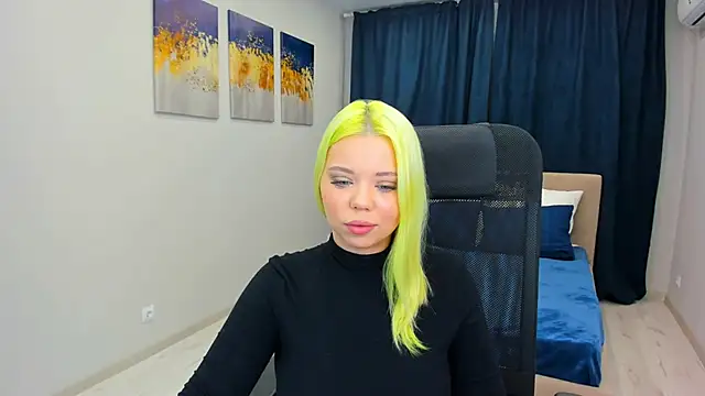 Snapshot of EnergyBunny_1 chatting on January 19, 10:39 pm EnergyBunny 1 online show from January 19, 10:39 pm